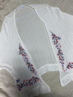 白色刺繡罩衫