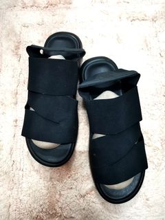 (Category: ) located in . Submitted by yourcloset97 (Listing ID 1143836939, Image 1). Description: .