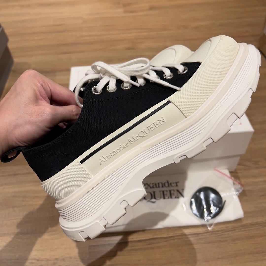 Alexander top mcqueen converse