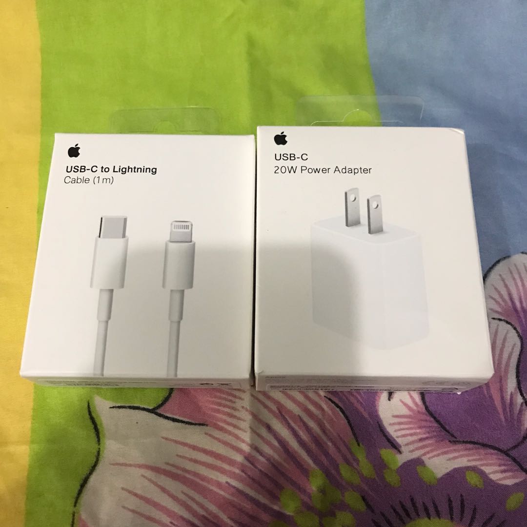 Apple iPhone Charger 20 watts adapter and Usb c to Lightning cable