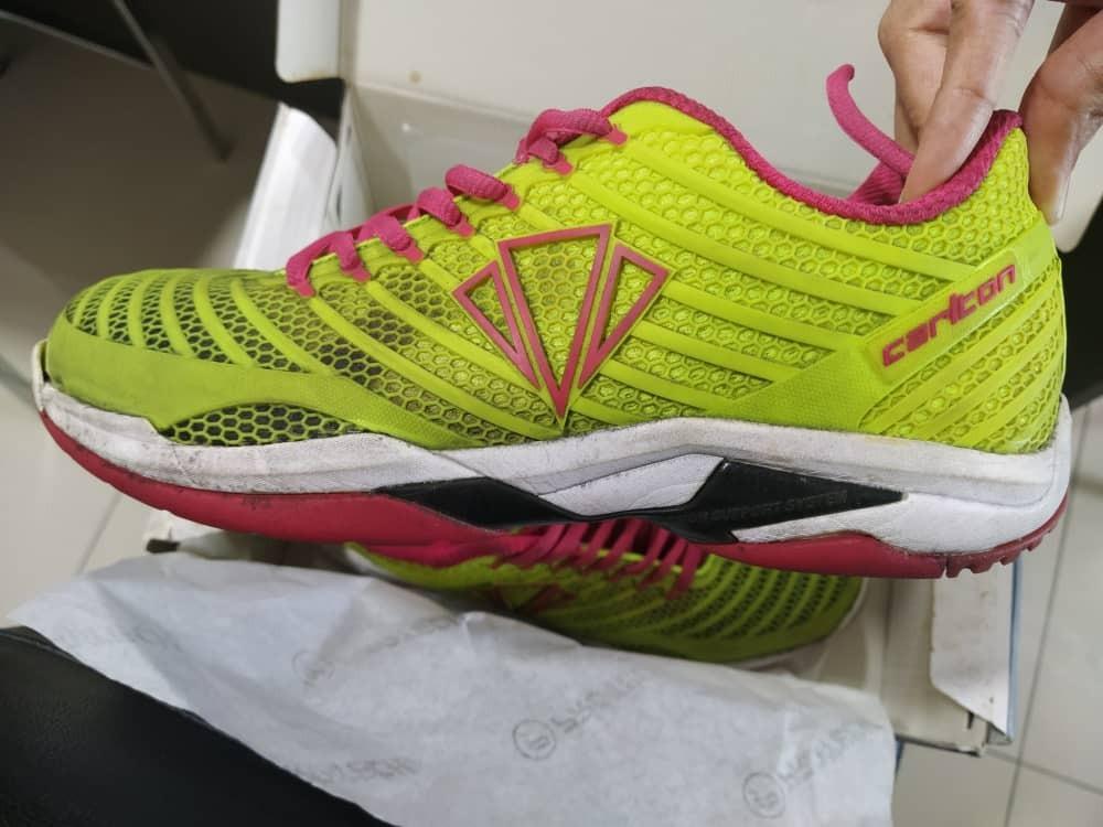 Carlton best sale badminton shoes