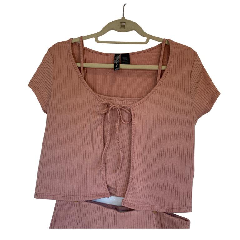 3-Piece Blush Pink Coordinates (Large) (Category: Sets or Coordinates) located in Quezon City. Submitted by caraousells (Listing ID 1143763458, Image 1). Description: 3-Piece Blush Pink Set - 1 Short Front Tie Cardigan - 1 tank top - 1 pencil skirt - New with tag.