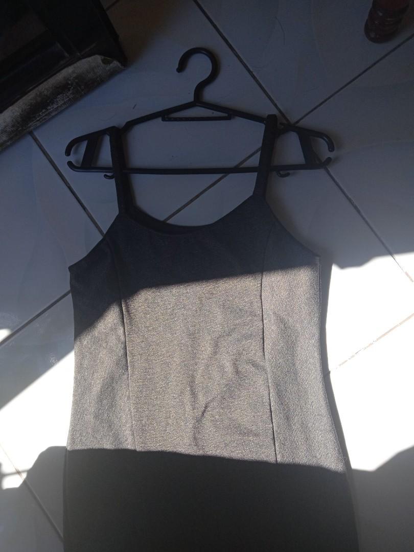 Bodycon dress (Category: Dresses) located in Muntinlupa City. Submitted by mnstr (Listing ID 1143686056, Image 1). Description: no issues used once thick material u can wear it with inner top.