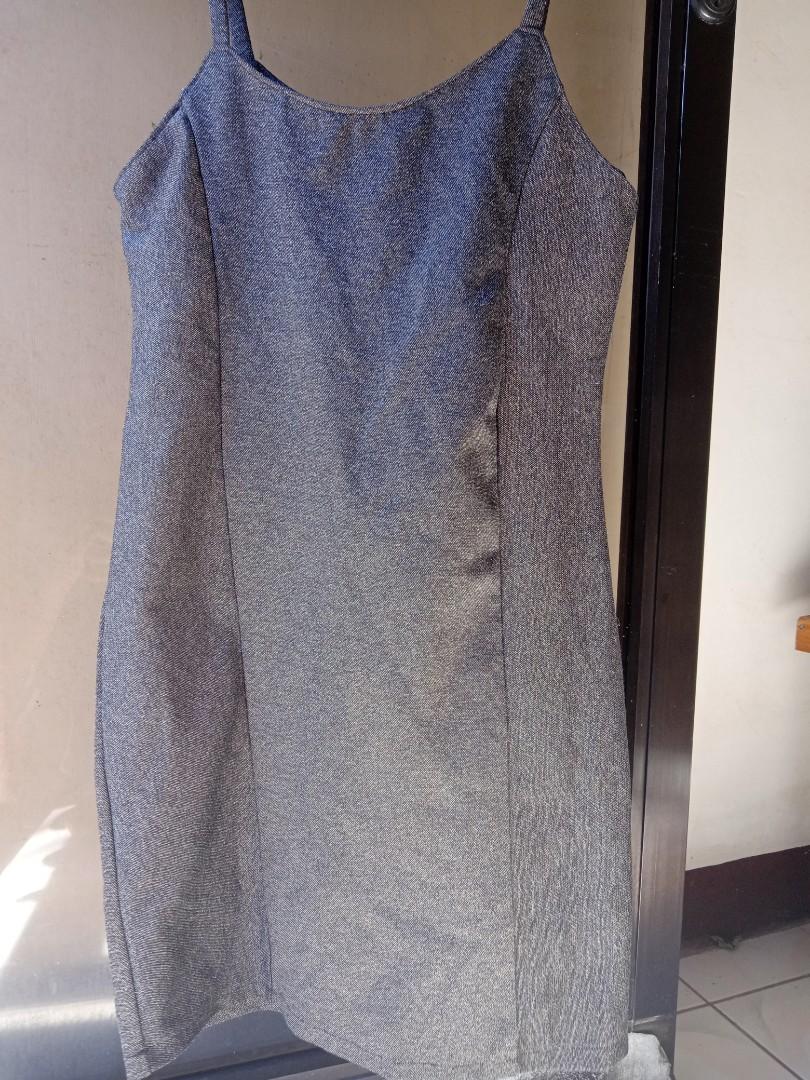 Bodycon dress (Category: Dresses) located in Muntinlupa City. Submitted by mnstr (Listing ID 1143686056, Image 3). Description: no issues used once thick material u can wear it with inner top.