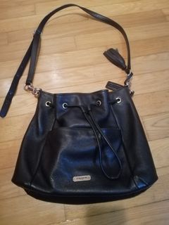 (Category: ) located in . Submitted by mslee.24 (Listing ID 1143678228, Image 1). Description: .