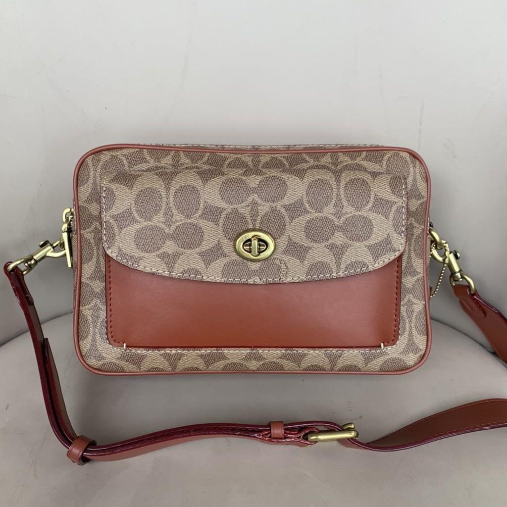 Coach Willow Camera Bag, Women's Fashion, Bags & Wallets, Crossbody