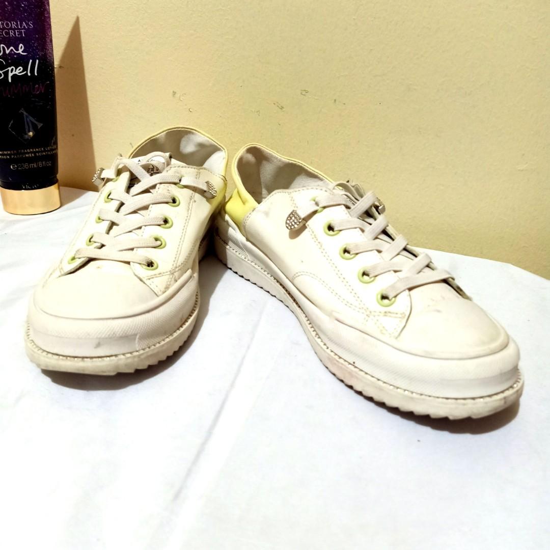 DUSTO - Zhejiang Dadong Shoes Co., Ltd Trademark Registration