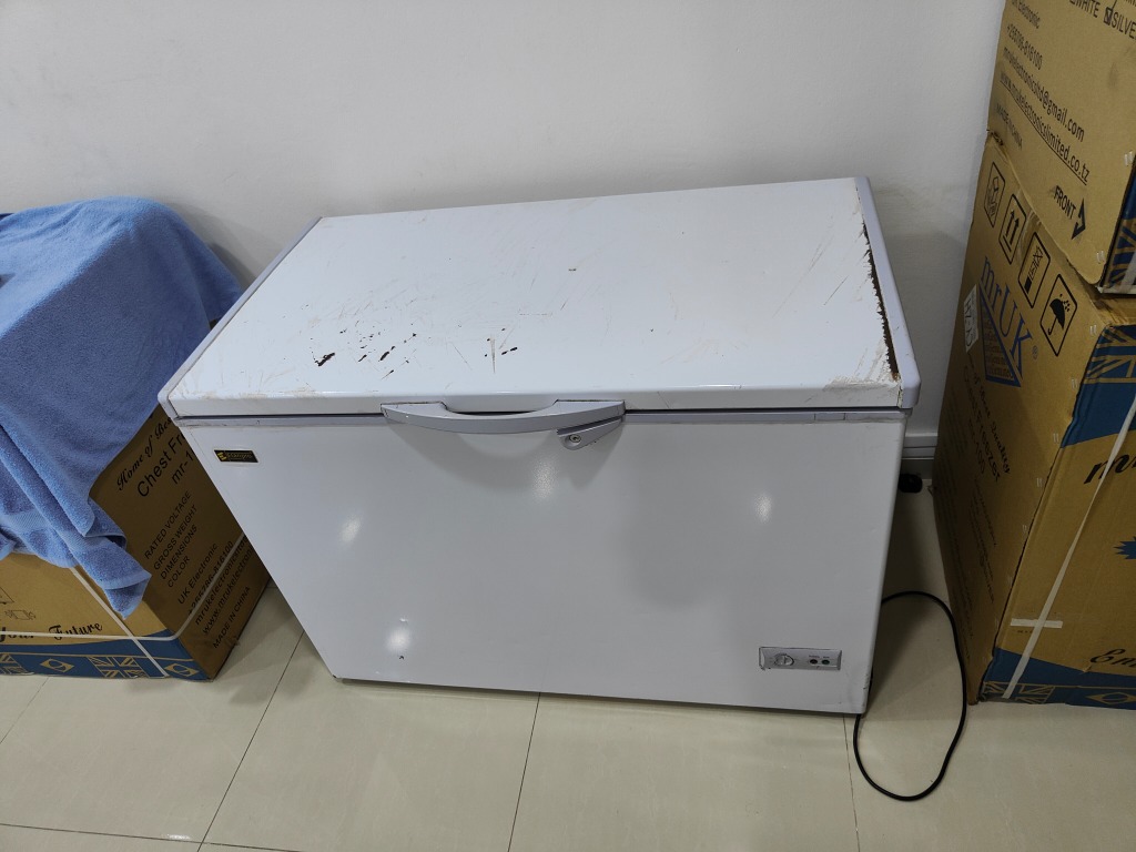 ★free deliver ★301L chest freezer with warranty and deliver, TV & Home