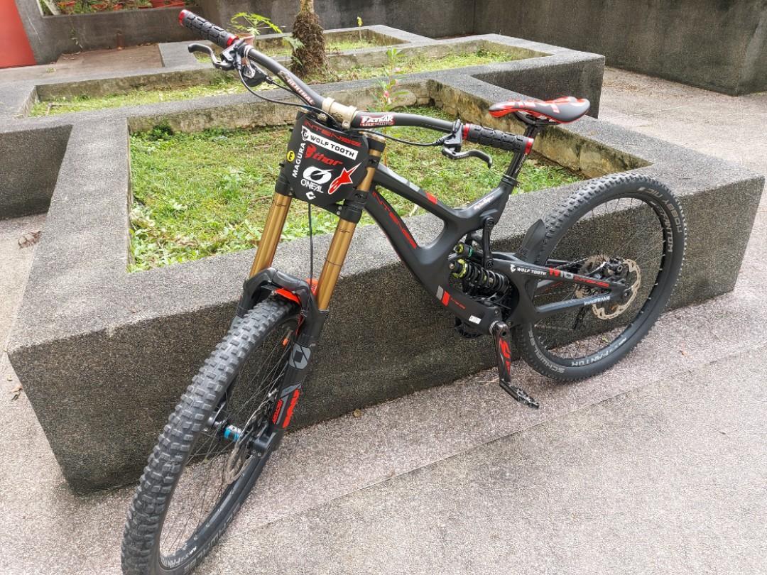 Intense M16 Carbon Expert DownHill Bike Sports Equipment
