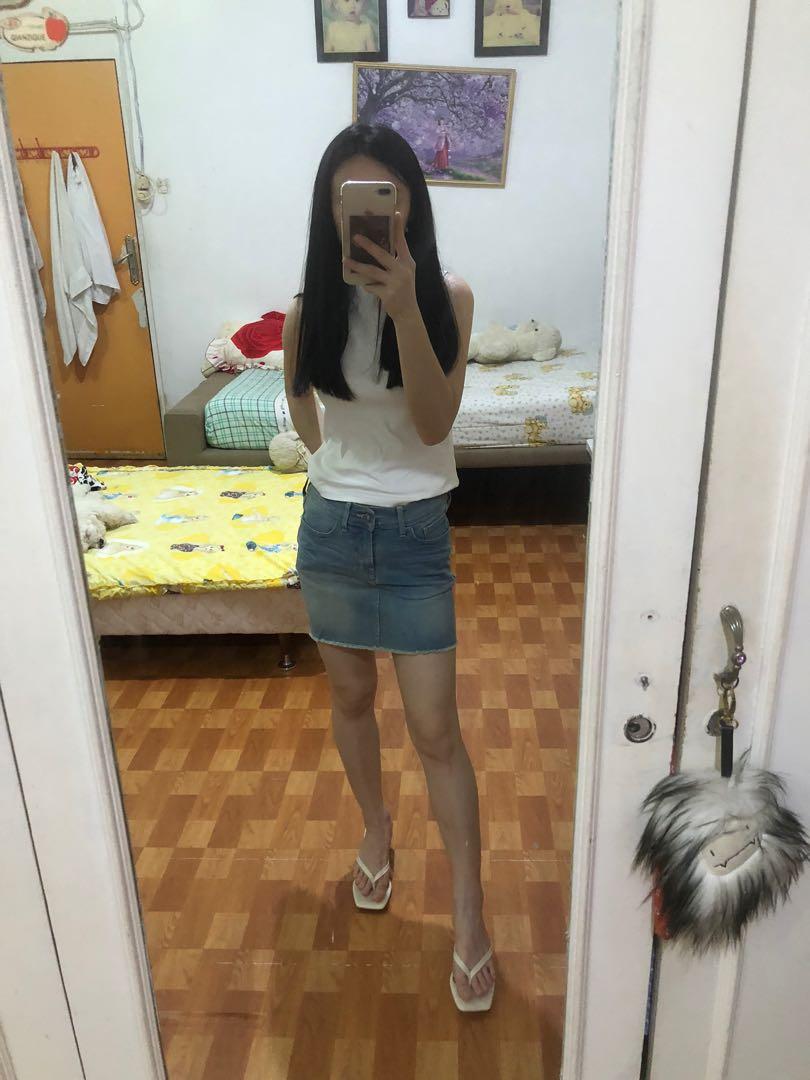 Levis light blue denim skirt, Fesyen 