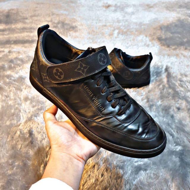 Sepatu Louis Vuitton Original made in china, Fesyen Pria, Sepatu , Sneakers  di Carousell