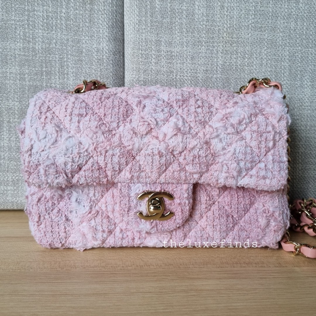 🦄💖Chanel 22C Pink Tweed Mini Flap (LGHW) (Non-nego), Luxury, Bags &  Wallets on Carousell
