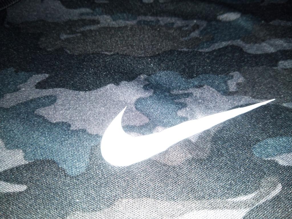 Nike hotsell camo wallpaper