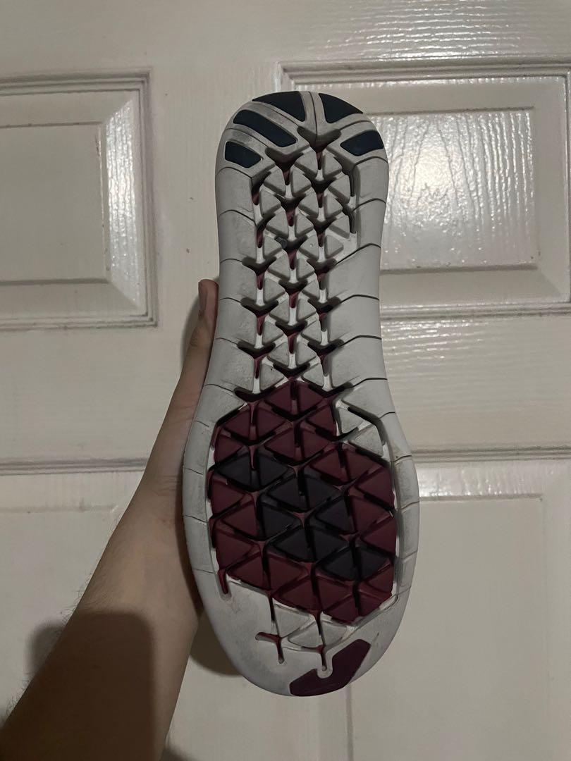 Nike free rn motion flyknit deals burgundy