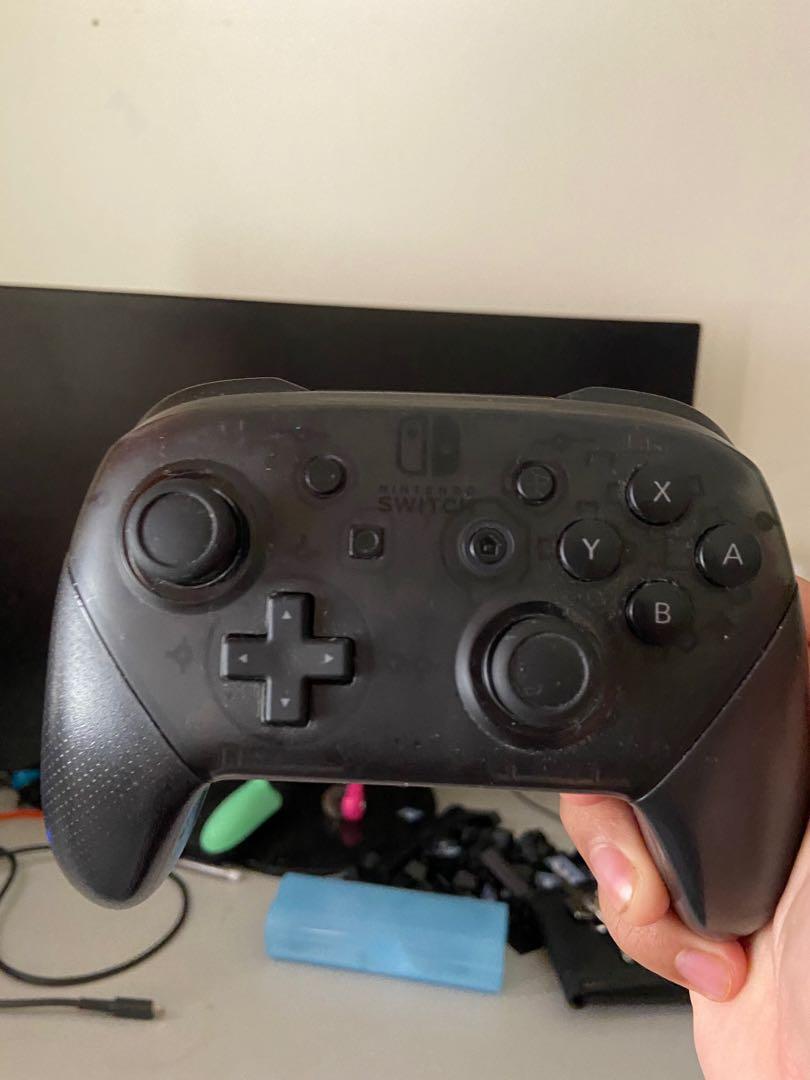 Nintendo switch pro controller (Category: Controllers) located in Kajang. Submitted by nazasams (Listing ID 1143709766, Image 2). Description: WTS nintendo switch pro controller , prefer cod bangi, kajang, putrajaya.