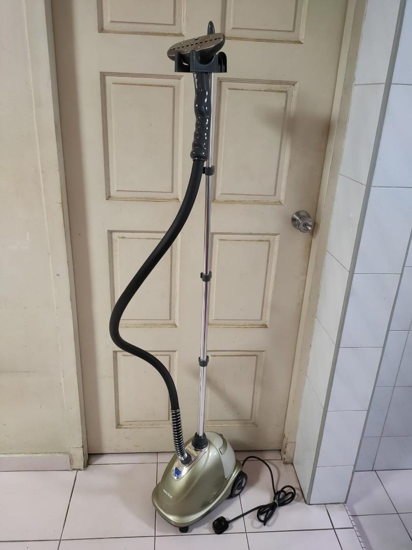 NOVITA Garment Steamer SS13, TV & Home Appliances, Vacuum Cleaner