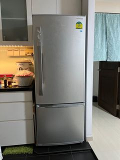 factory outlet for fridge