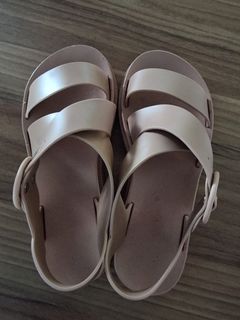(Category: ) located in . Submitted by tabymeow (Listing ID 1143788131, Image 1). Description: .