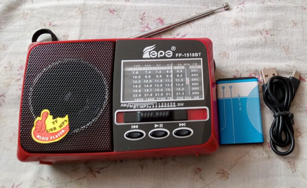 Rechargeable am-fm radio (Category: Portable Audio Accessories) located in Taytay. Submitted by joselaquino (Listing ID 1143784418, Image 2). Description: brandnew rechargeable am-fm band radio with flashlight and usb slot.