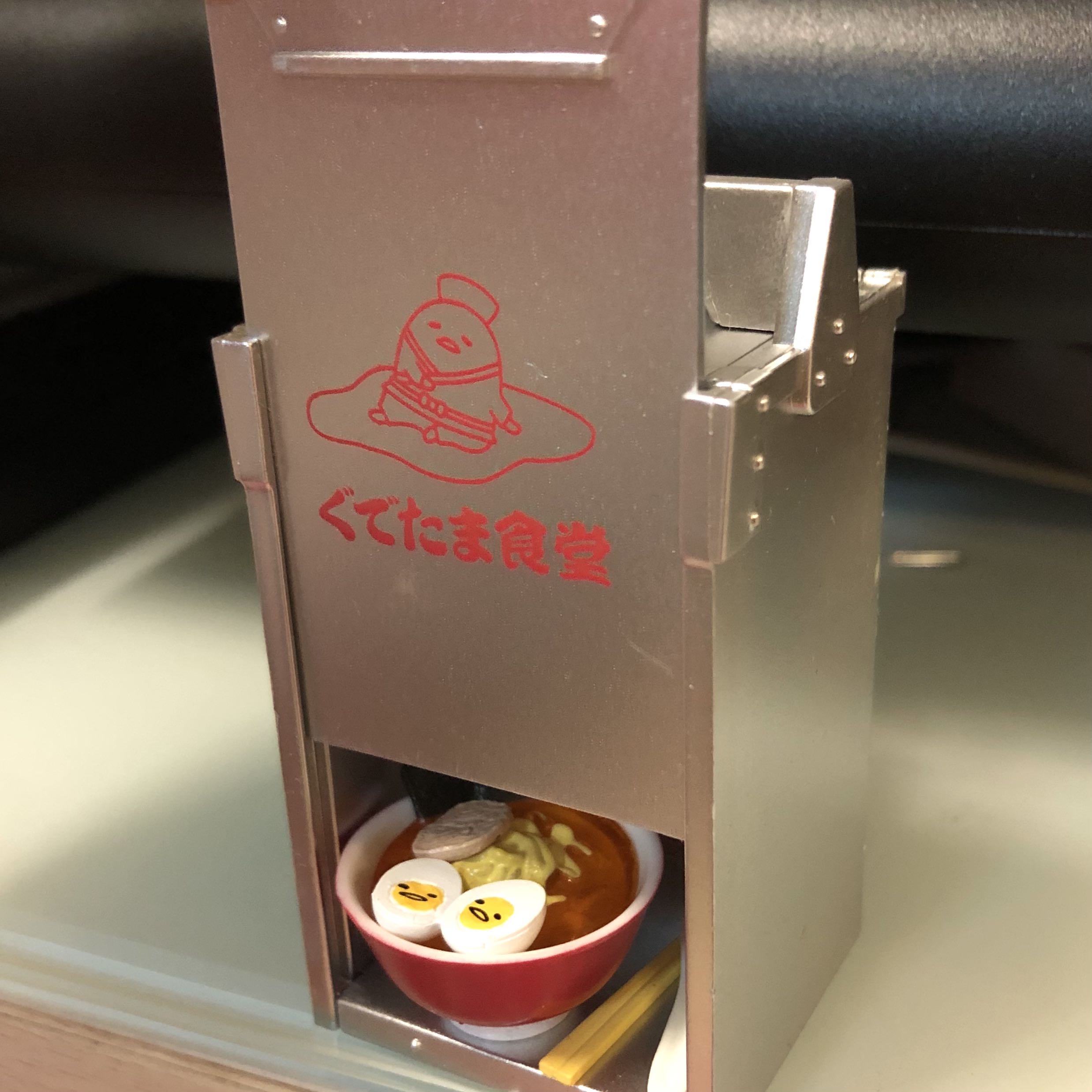 蛋黃哥外賣拉麵盒玩rement 興趣及遊戲 玩具 遊戲類 Carousell