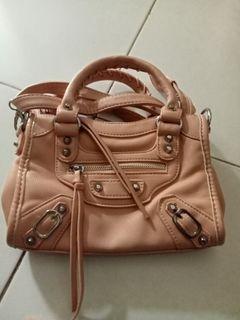 Slingbag balenciaga