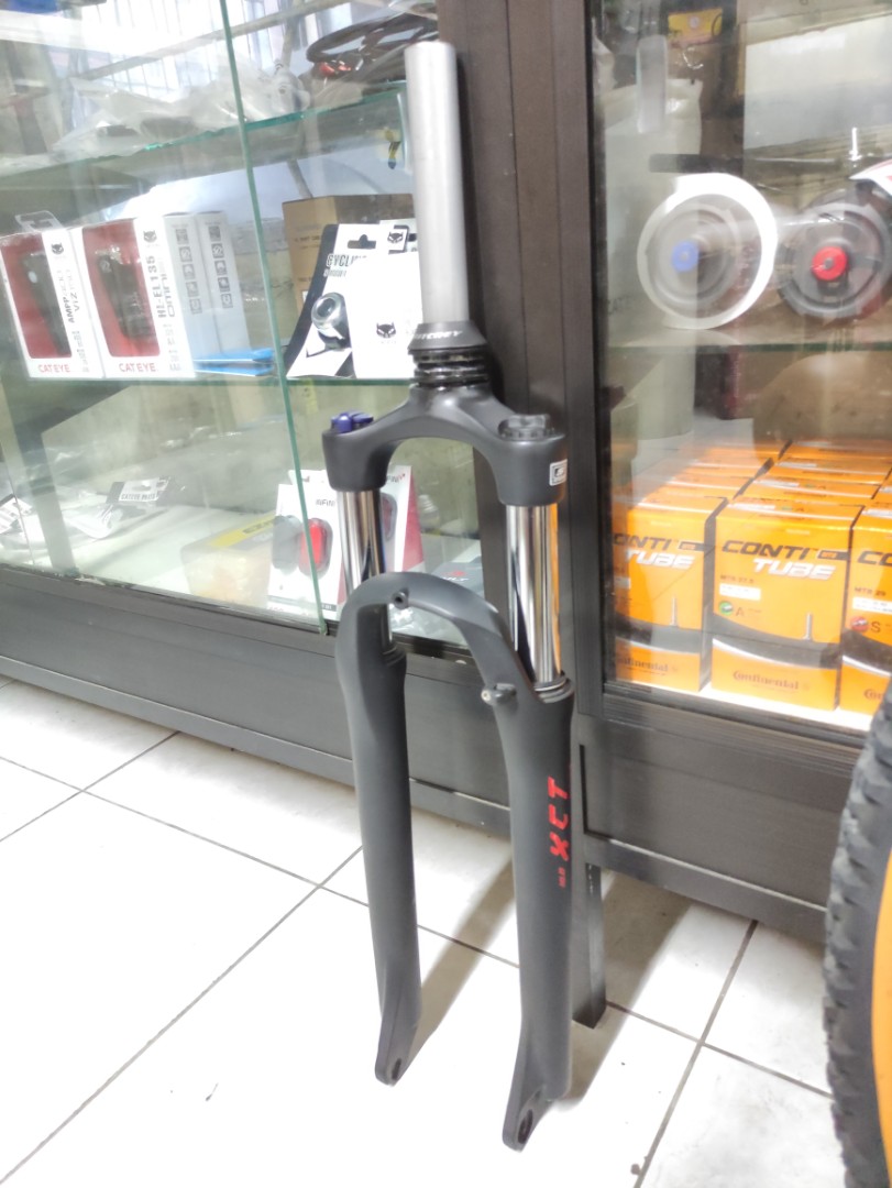 Suntour xct 30 suspension fork with lock out 29er, Sports Equipment