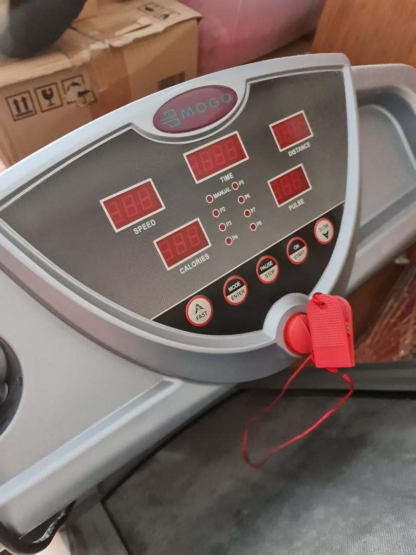 Threadmill machine (Category: Cardio & Fitness Machines) located in Singapore. Submitted by anghb28.1 (Listing ID 1143730672, Image 2). Description: Very good condition.rarely used..self collection.