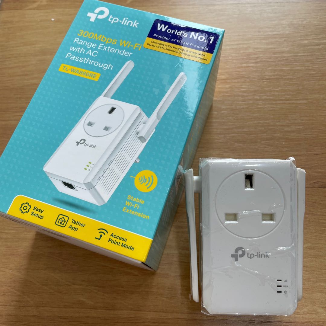 TPLink 300 Mbps Wifi Extender with AC Passthrough, Computers & Tech, Parts & Accessories