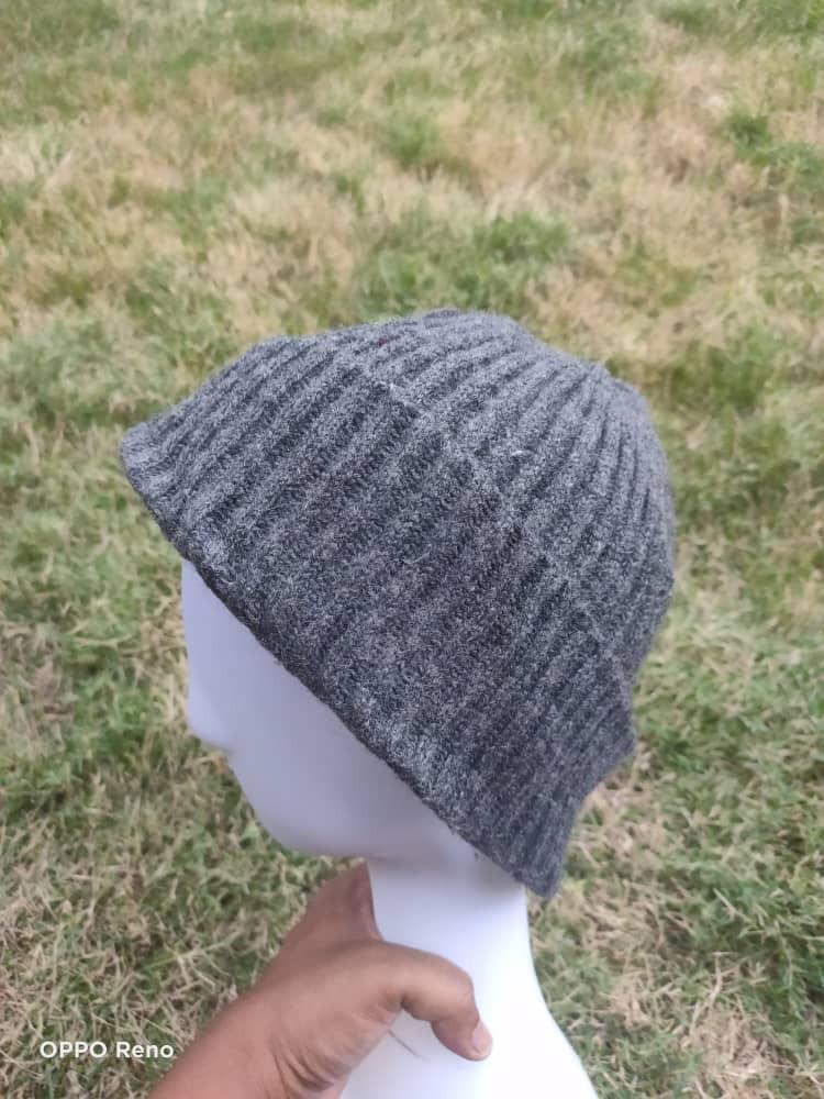 Uniqlo Beanie, Men's Fashion, Watches 