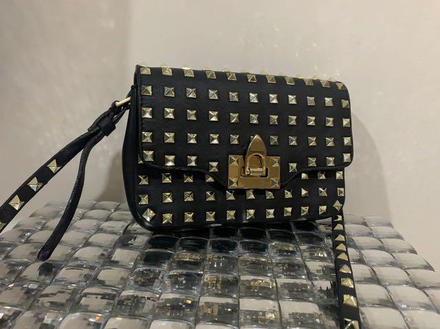 Valentino garavani shop sling bag