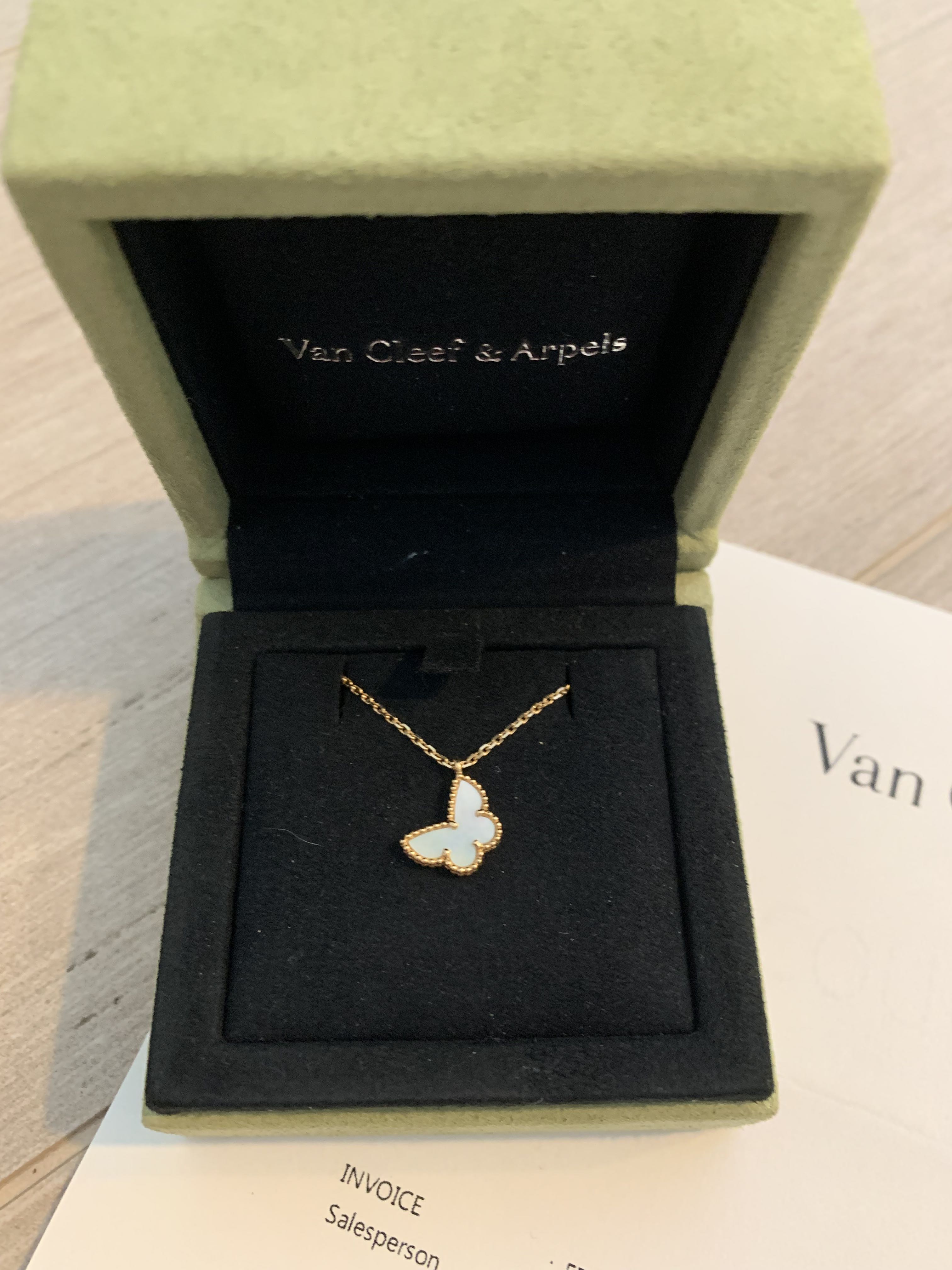 Vca sweet clearance alhambra butterfly necklace