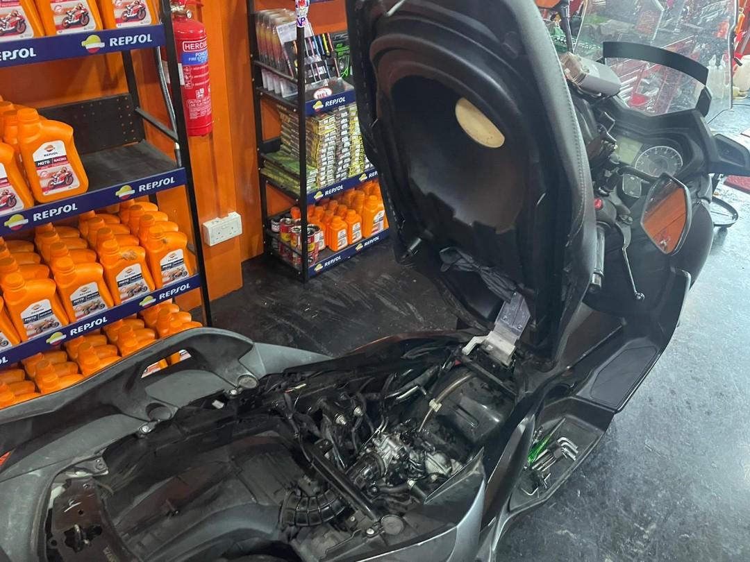 Yamaha XMAX Valve Clearance, Motorcycles, Motorcycle Accessories on Carousell