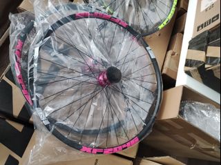 (Category: ) located in . Submitted by wheelset_specialist (Listing ID 1143968086, Image 1). Description: .