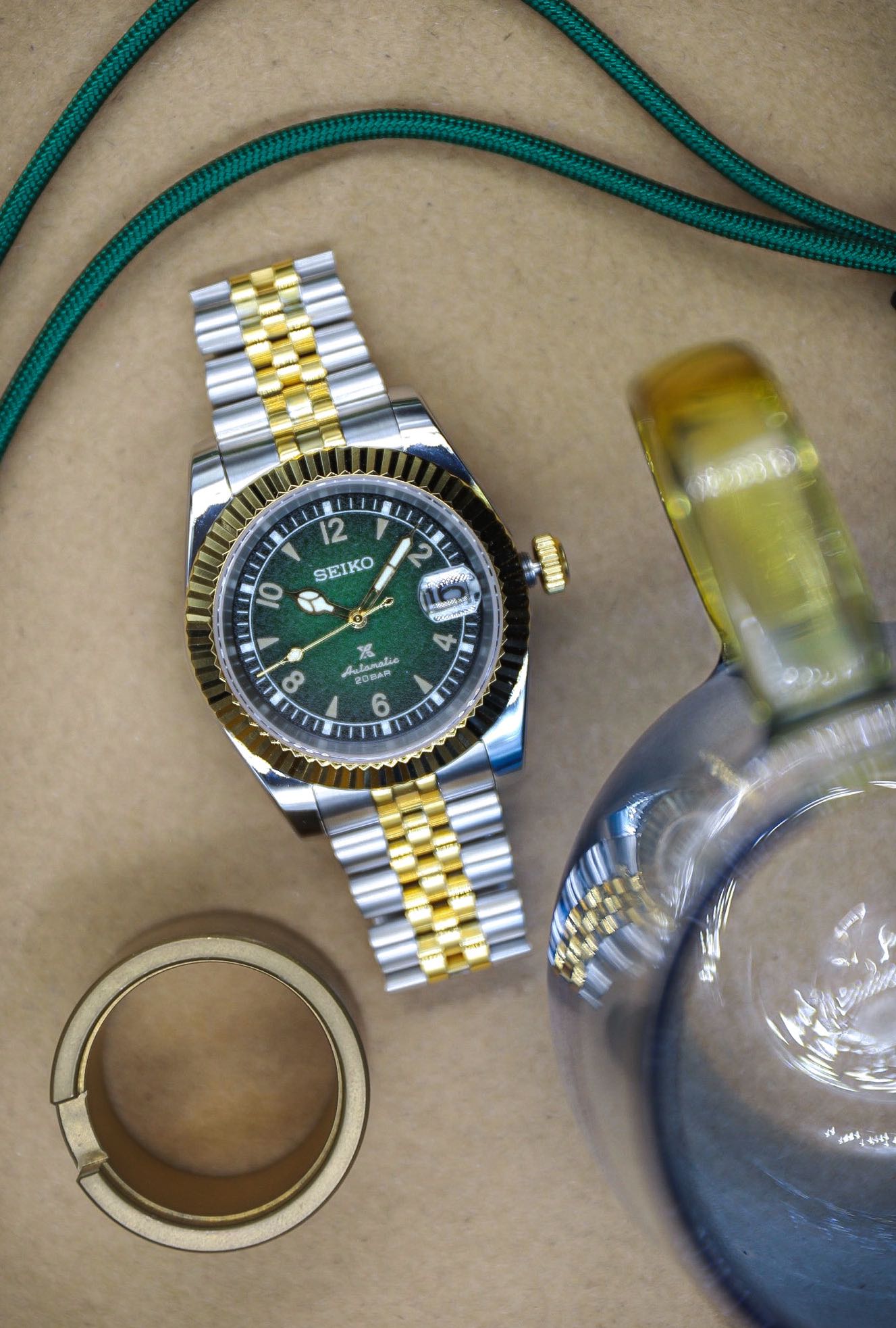 39mm 2 tone Seiko Baby Alpinist mod, Men's Fashion, Watches & Accessories,  Watches on Carousell