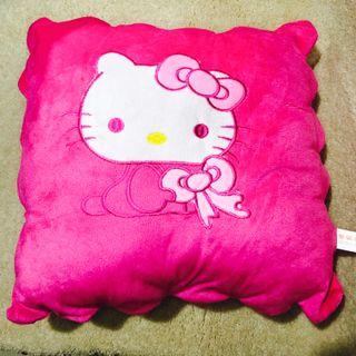 dakki hello kitty pillow
