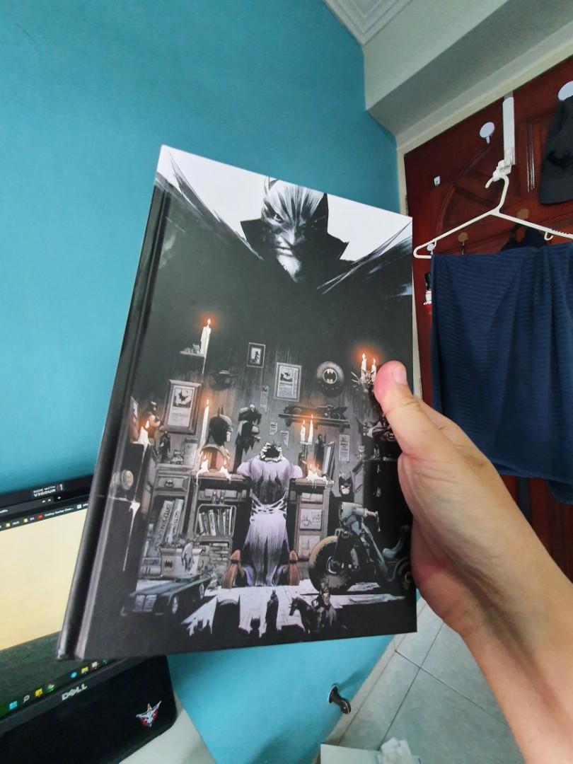 Batman: White Knight Deluxe Edition - HARD Cover, Hobbies & Toys, Books &  Magazines, Comics & Manga on Carousell