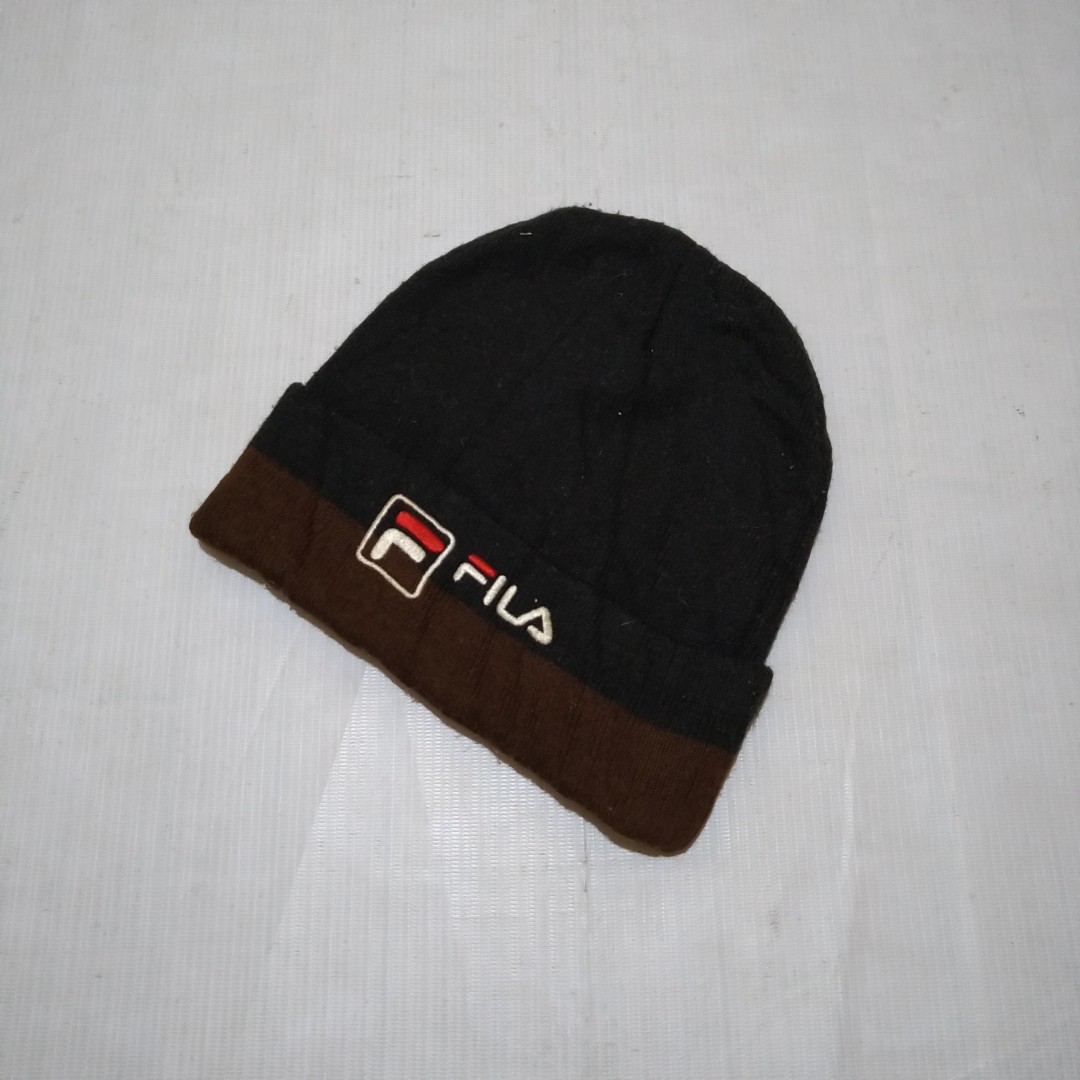 Beanie hat kupluk Fila second bekas 