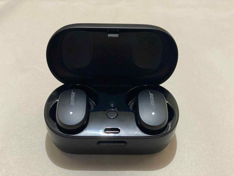 Bose Quiet Comfort Earbuds (Category: Earphones) located in Manila. Submitted by mikeesonlinestore (Listing ID 1144021305, Image 2). Description: Bose Quiet Comfort Earbuds **ORIGINAL or double your money back** - Earphones, charging case and cable charger only (NO BOX AND EXTRA BUDS) - Earphones are in excellent condition almost like new and has never been used personally - SRP is 19,500 pesos - Im Selling for 9,000 pesos only! - Pick up at Frap