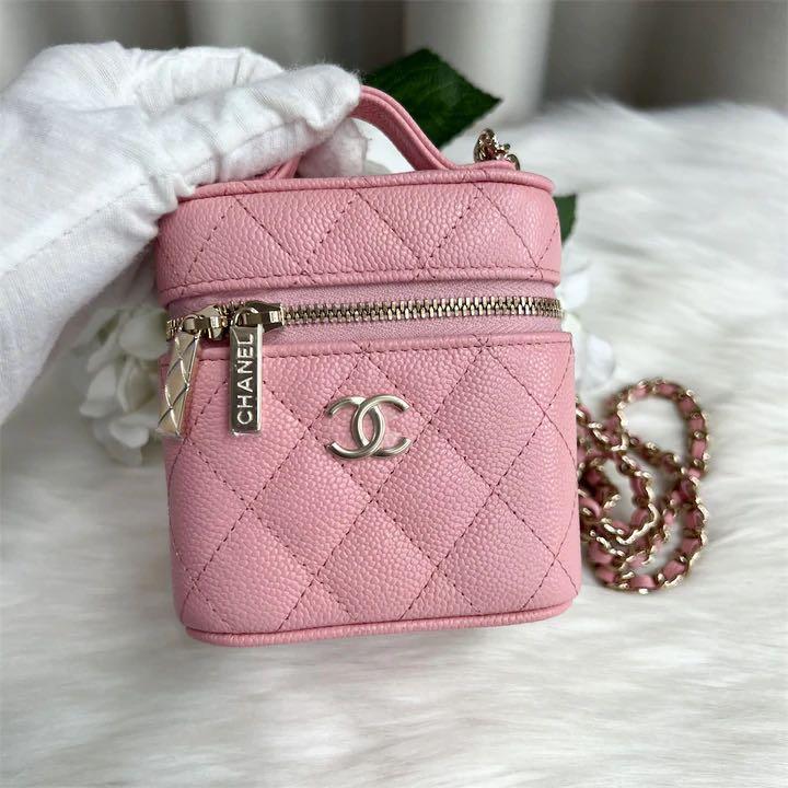 ✖️SOLD✖️ Chanel Mini Vanity with Chain in 22C Pink Caviar LGHW (Zip  Around), Luxury, Bags & Wallets on Carousell