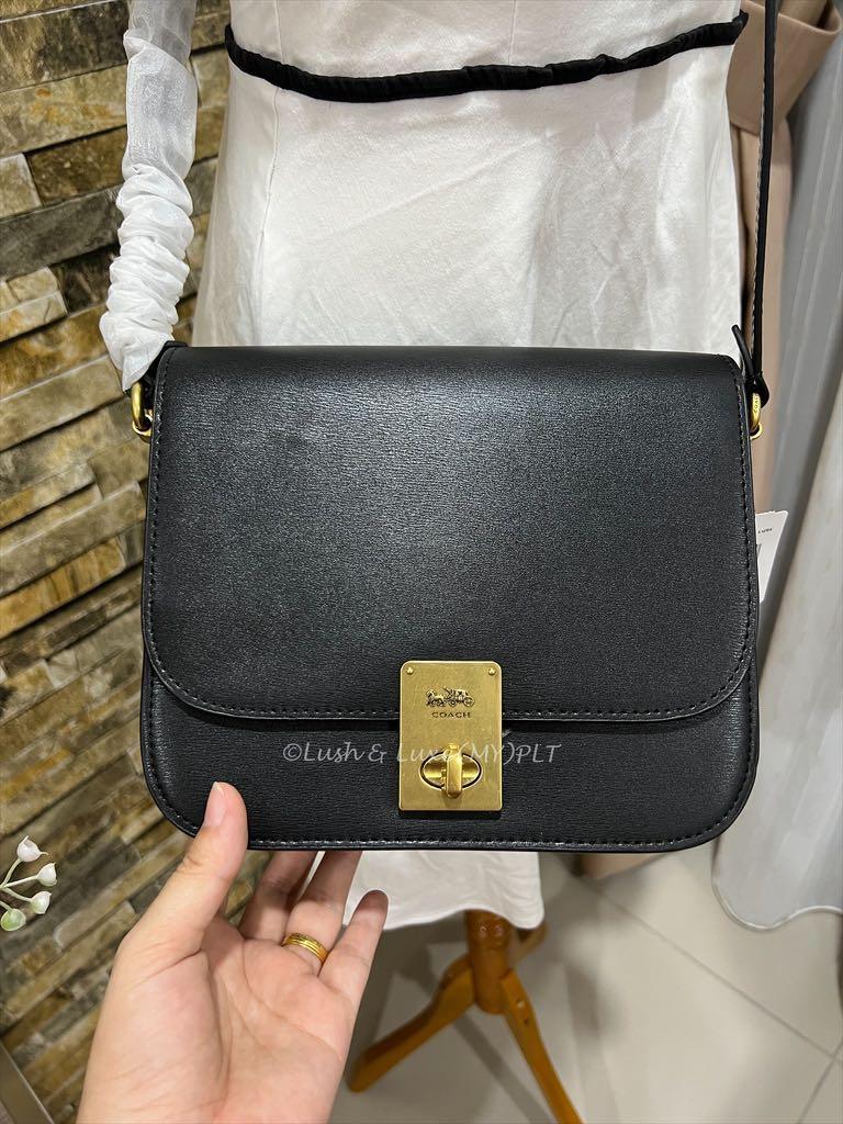 Coach Hutton Saddle Shoulder Bag Women s Fashion Bags Wallets Shoulder Bags on Carousell