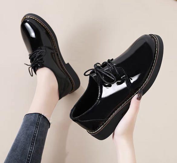 English style leather shoes