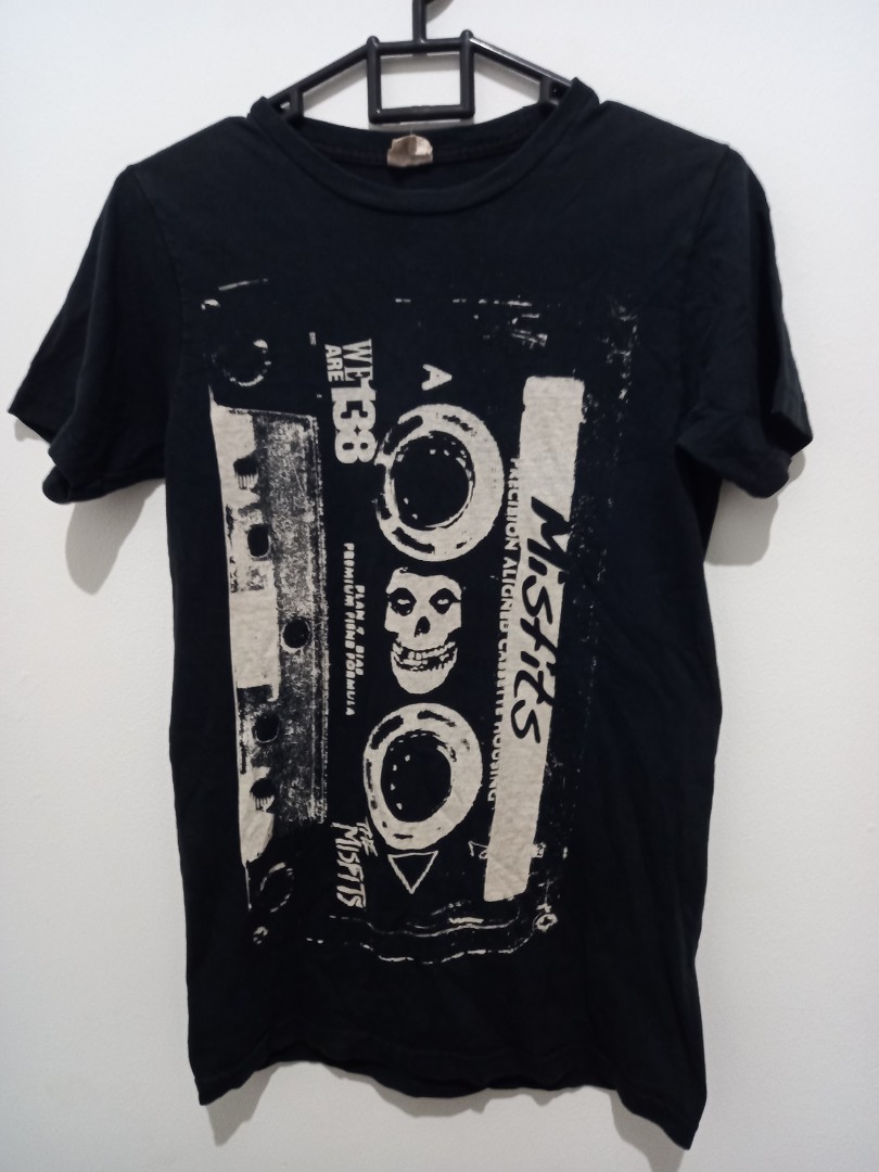 Kaos MISFITS Tape, Fesyen Pria, Pakaian 