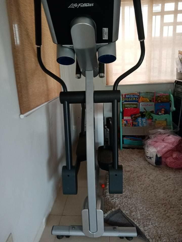 Life Fitness x7 elliptical bike, Sports Equipment, Exercise & Fitness