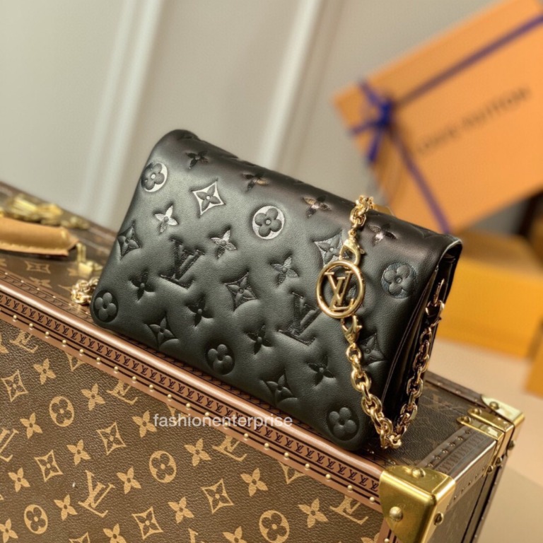Louis Vuitton LV Pochette Coussin Black, Women's Fashion, Bags & Wallets,  Purses & Pouches on Carousell