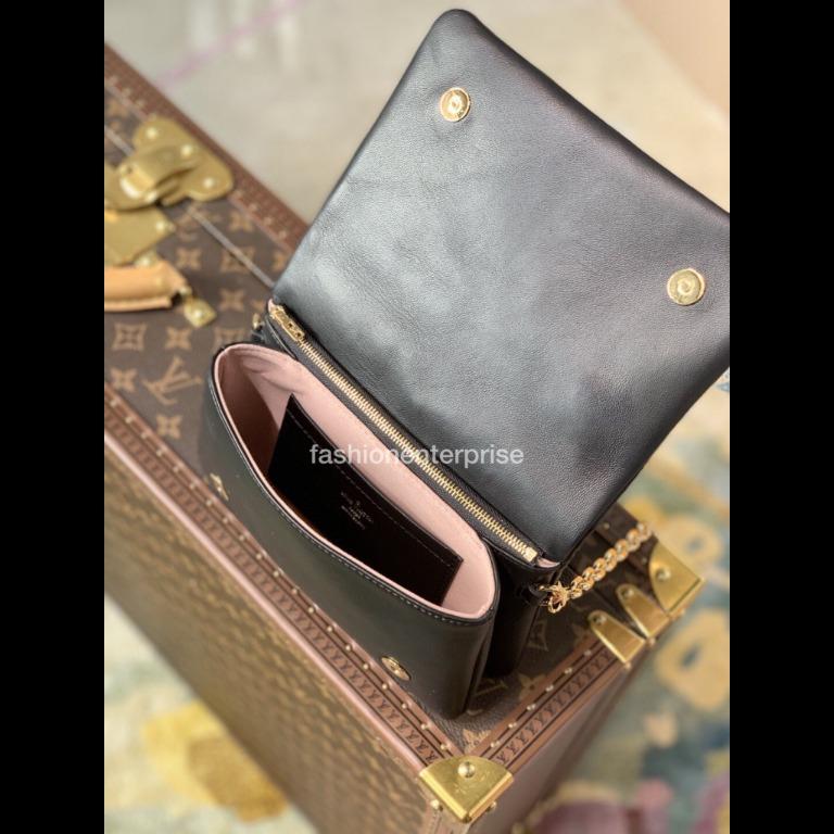 Louis Vuitton LV Pochette Coussin Black, Women's Fashion, Bags & Wallets,  Purses & Pouches on Carousell