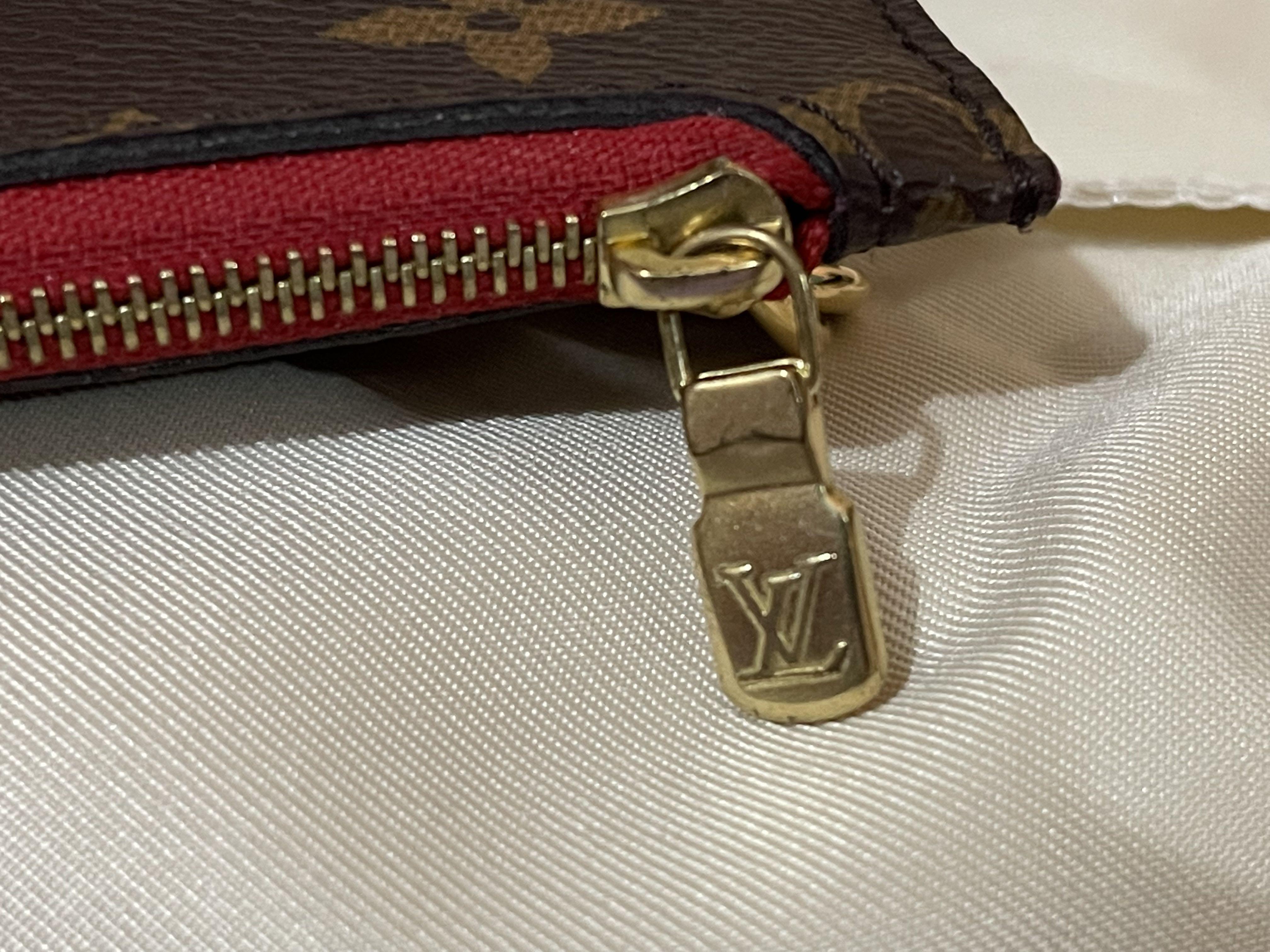 RUSH Louis Vuitton Neverfull MM Pouch in Monogram Canvas, Luxury, Bags &  Wallets on Carousell