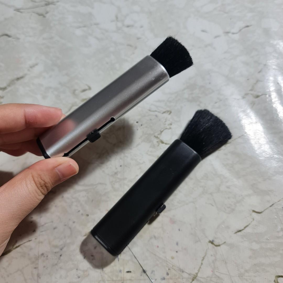Multipurpose Retractable Brush (Category: Makeup) located in Manila. Submitted by ecolutionph (Listing ID 1143994609, Image 3). Description: Multipurpose Brush - retractable & portable - could be used for cleaning laptops, gadgets, cameras, eyeglass etc - condition: new, never been used - colors: black & silver - measurement: -- width: 1 inch -- retrated length: 3.5 inches long -- extended length: 5 inches - sold by piece.