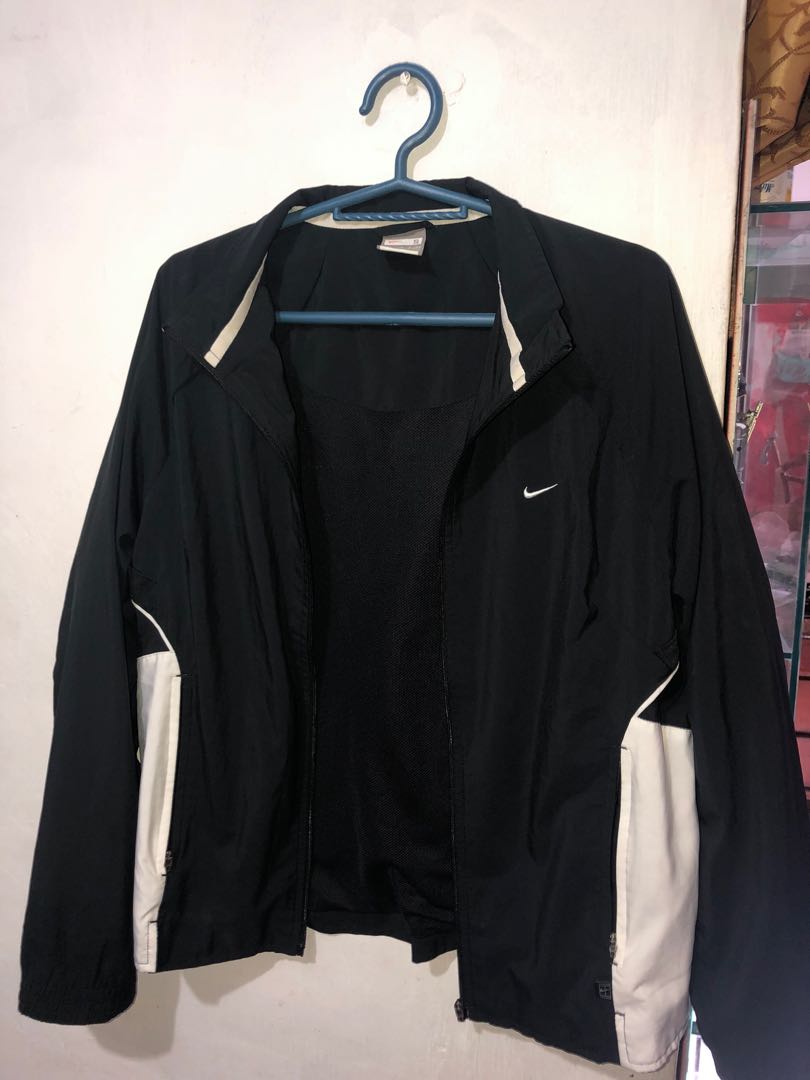 nikewind breaker