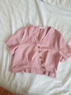 (Category: ) located in . Submitted by thiftcloset (Listing ID 1144001600, Image 1). Description: .