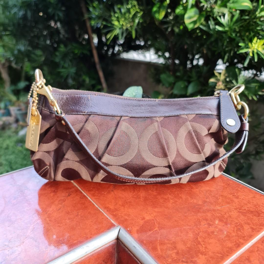 Coach discount purse logo